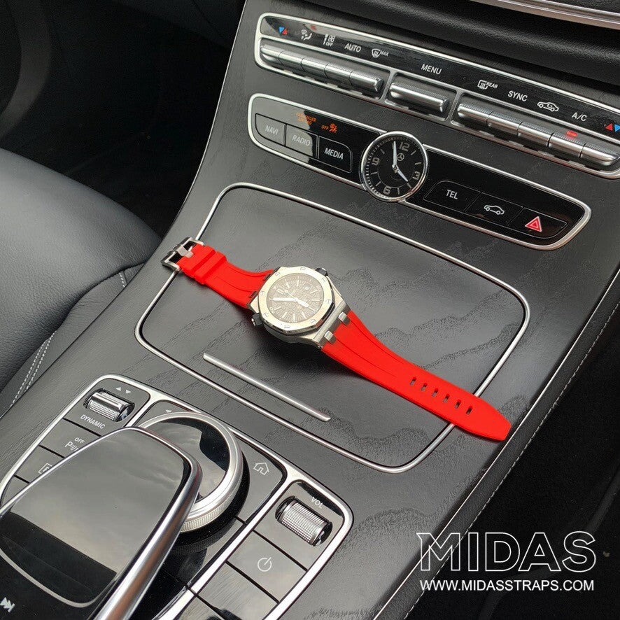 AP straps Royal Oak Offshore 42mm red rubber strap fitted on wrist poolside
