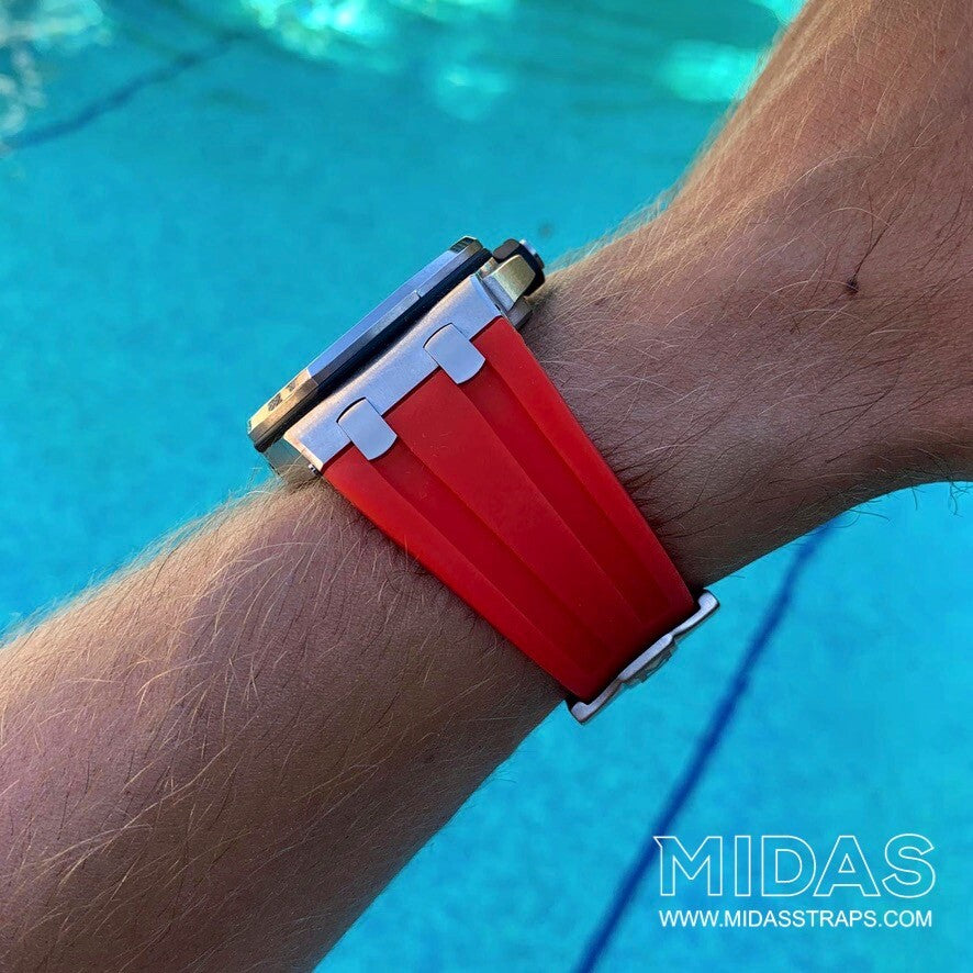 AP Royal Oak Offshore 15710ST red rubber strap wrist shot close up MIDAS straps