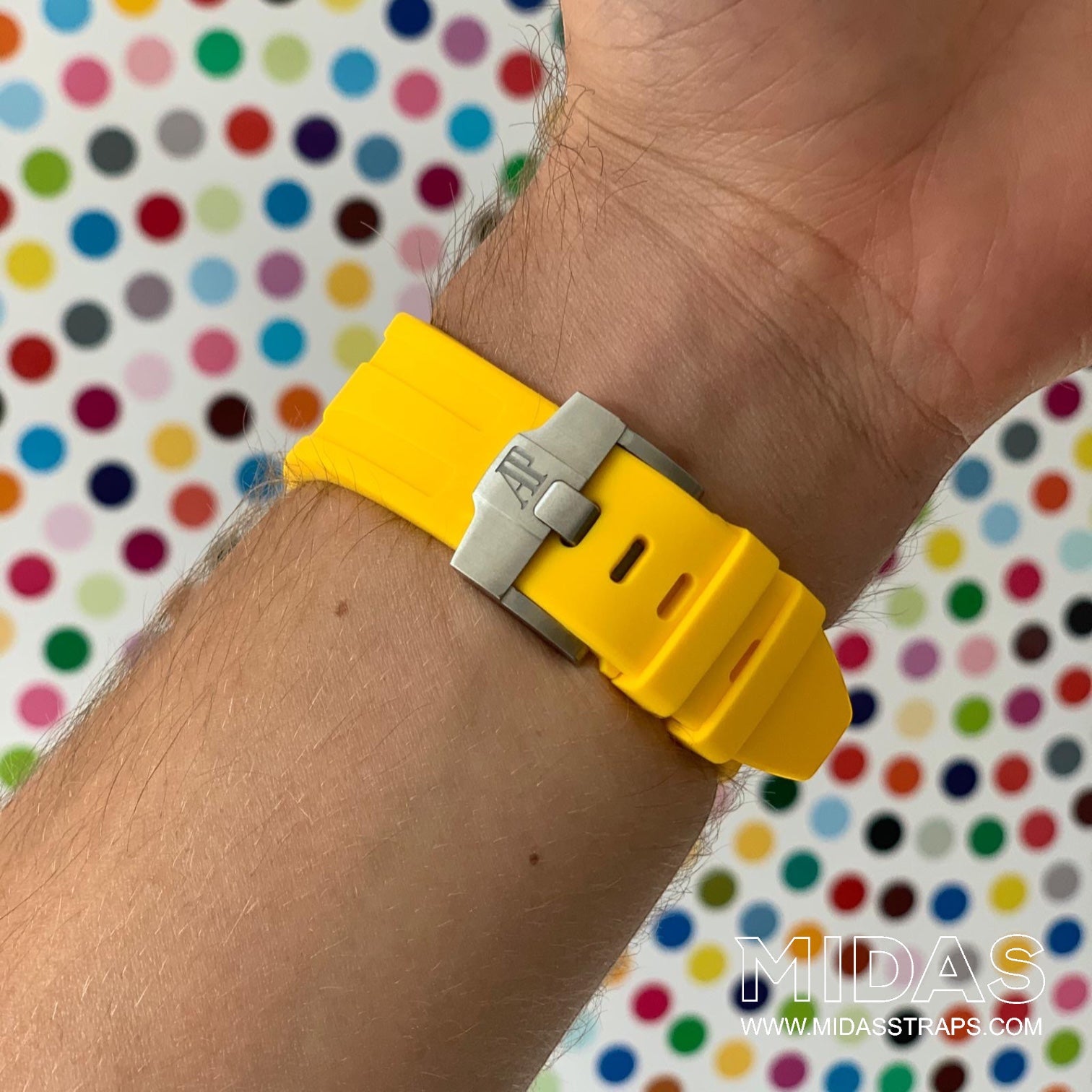 AP straps Royal Oak Offshore 42mm yellow rubber strap fitted on wrist poolside