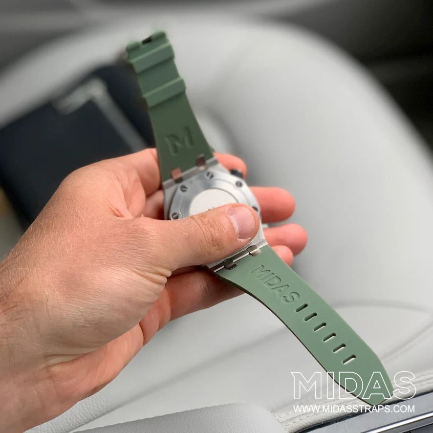 MIDAS AP Royal Oak Offshore Diver 15710ST khaki green rubber replacement strap wrist shot