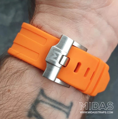 Audemars Piguet Royal Oak Offshore 42mm orange rubber strap lifestyle poolside MIDAS