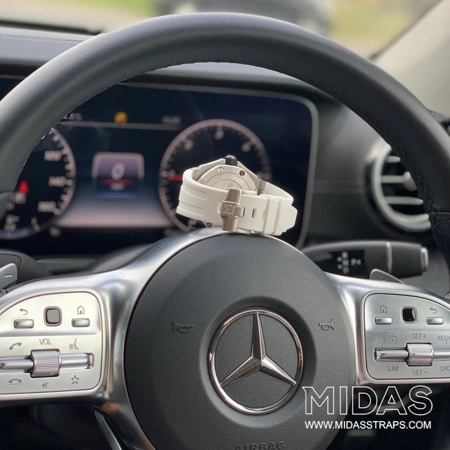 MIDAS AP Royal Oak Offshore Diver 15710ST white rubber replacement strap wrist shot